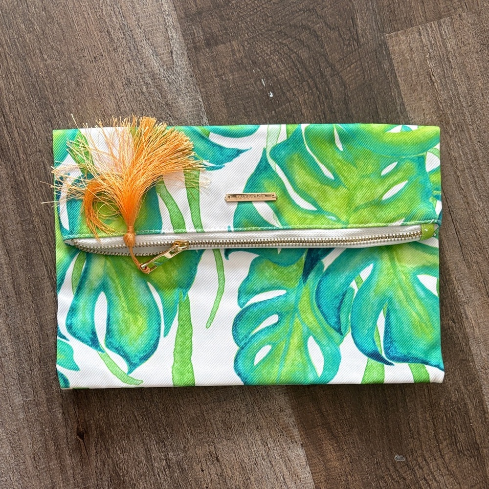 Pura Vida tropical clutch